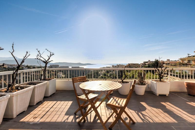 Appartement - 98 m² - 3 pièces