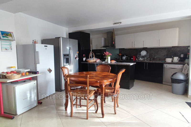 Maison - 214 m² - 6 pièces