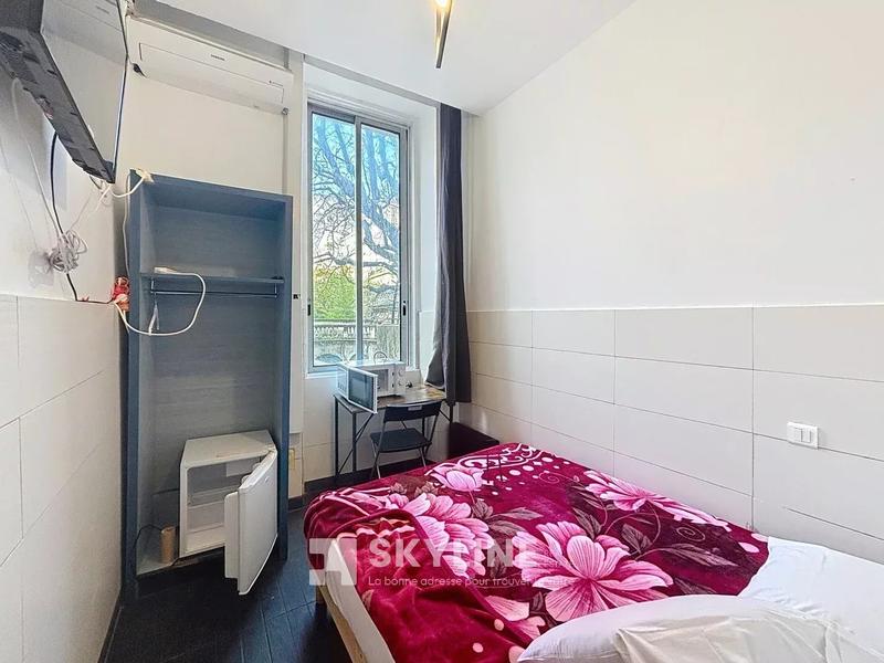 Fonds de commerce - Maison - 400 m²