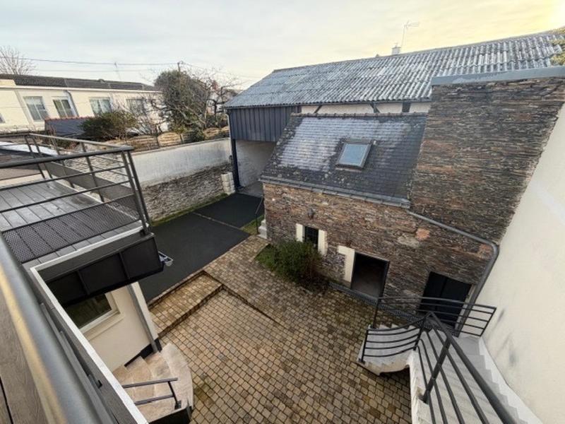 Maison - 203 m² - 10 pièces