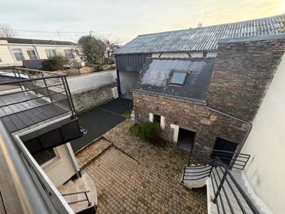 Maison - 203 m² - 10 pièces