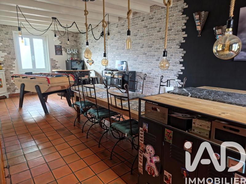 Maison - 220 m² - 8 pièces