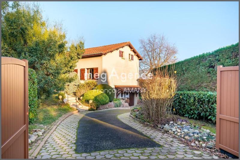 Maison traditionnelle - 154 m² - 7 pièces