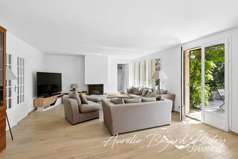 Maison - 181 m² - 8 pièces