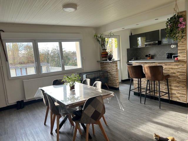 Maison - 90 m² - 6 pièces