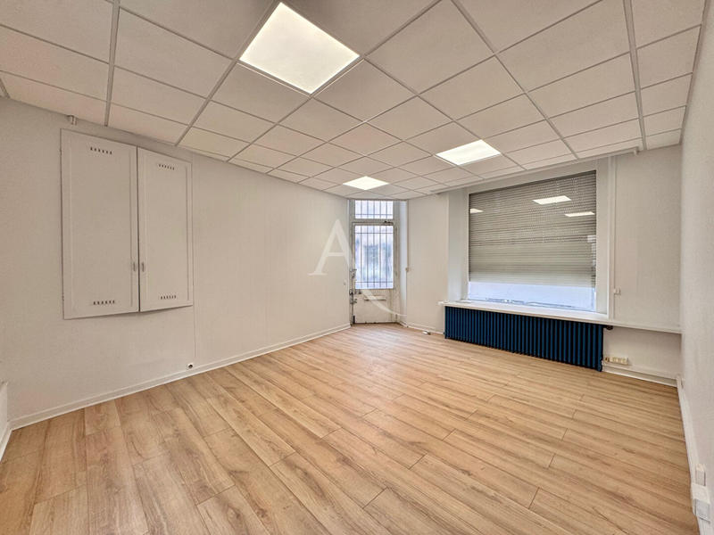 Local commercial - 220 m²