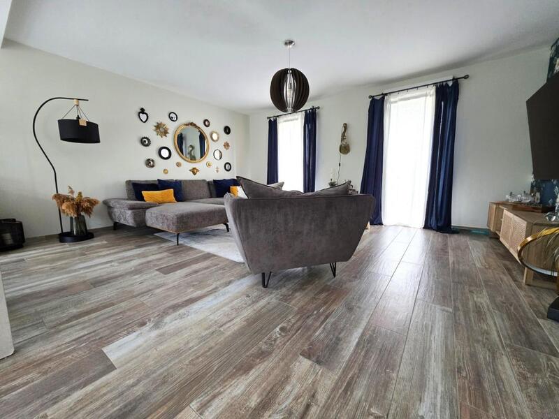 Maison - 145 m² - 8 pièces