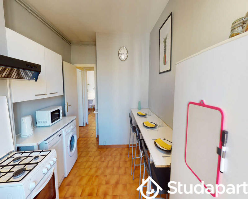 Chambre - 70 m² - 1 pièce