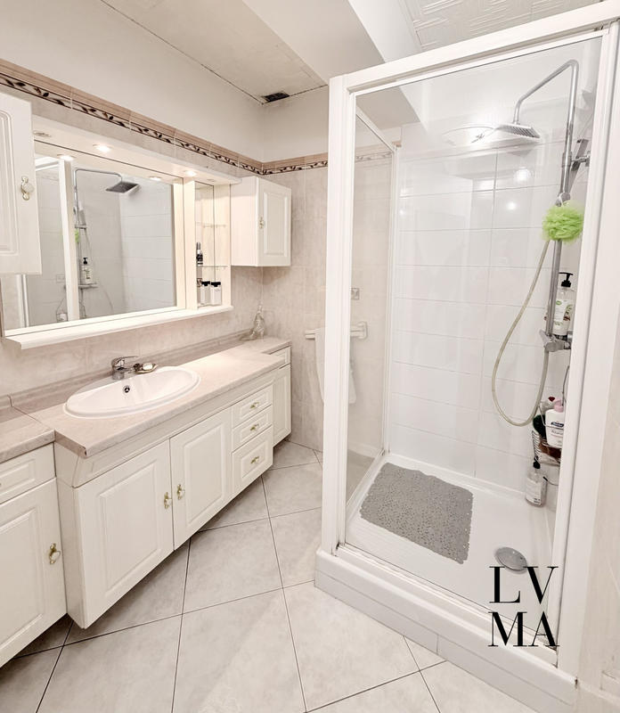 Appartement - 82 m² - 3 pièces