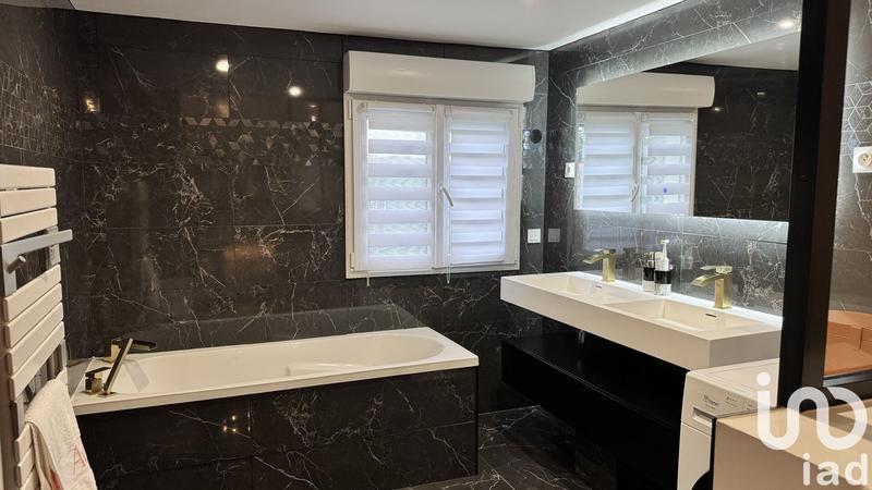 Maison - 98 m² - 5 pièces