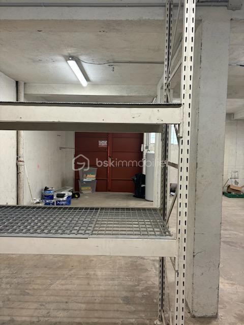 Local d'activité / Entrepôt - 140 m² - 3 pièces