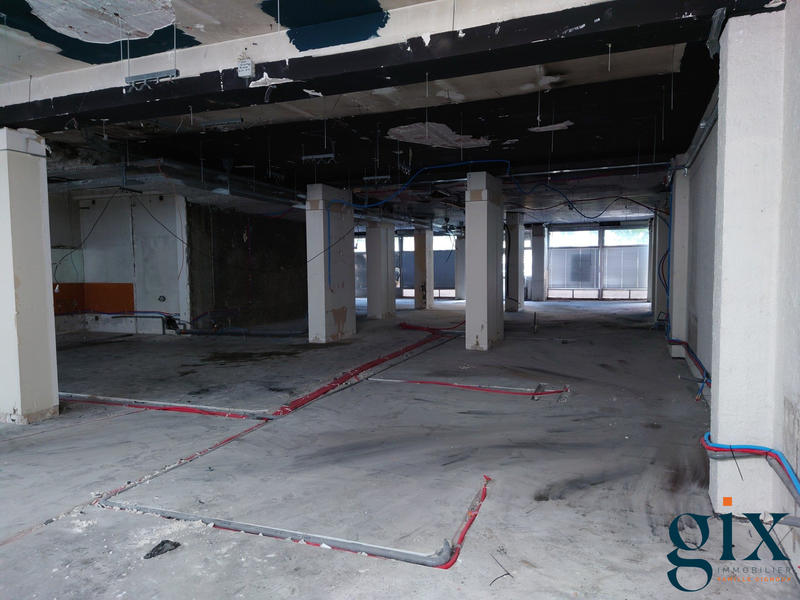 Local commercial - 363 m²