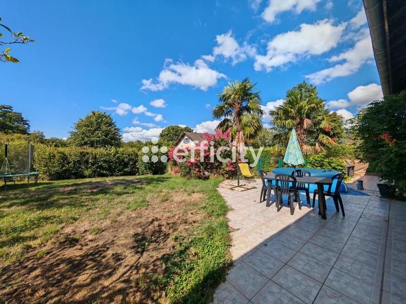 Maison - 233 m² - 7 pièces