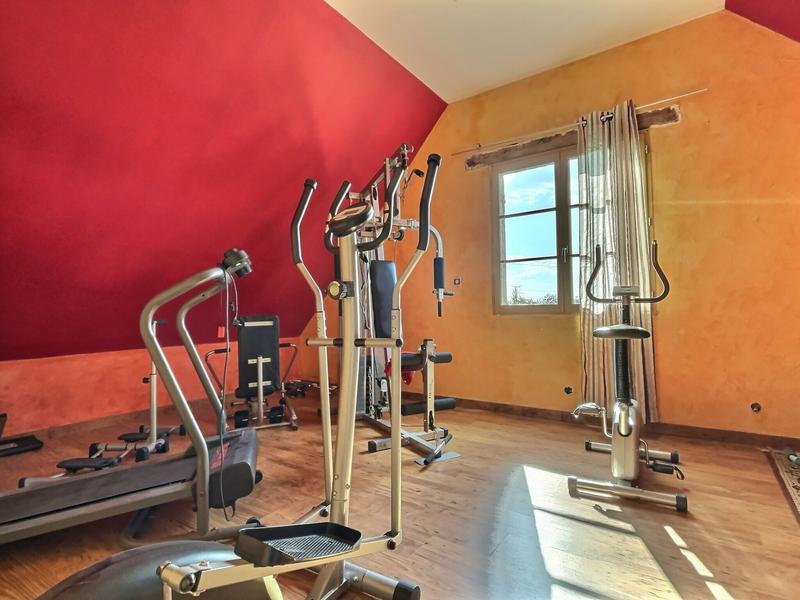 Maison - 257 m² - 9 pièces