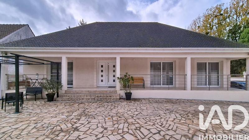 Maison - 195 m² - 6 pièces