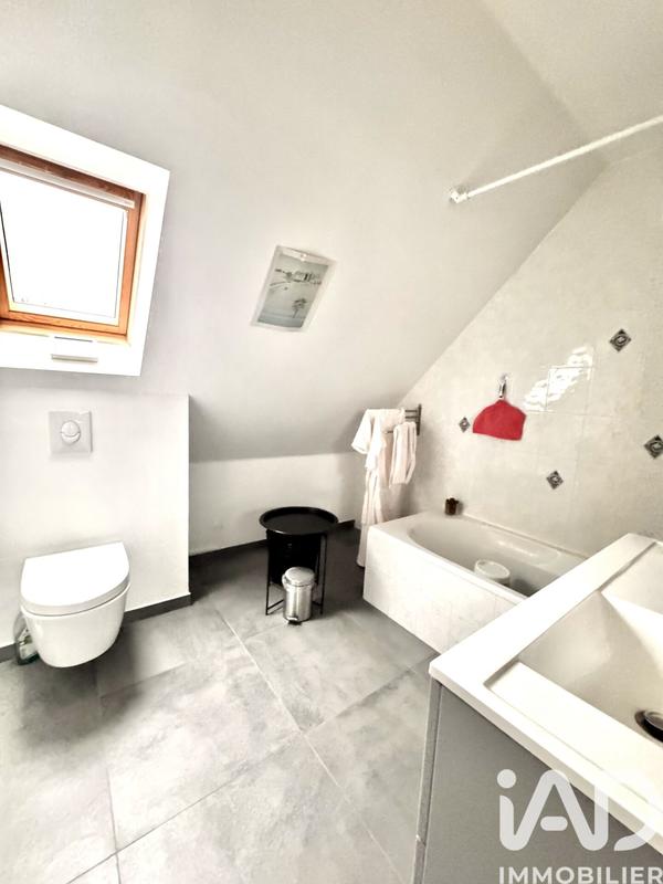 Maison - 95 m² - 6 pièces