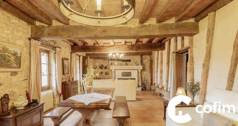 Maison - 253 m² - 5 pièces