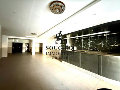 Local commercial - 180 m² - 4 pièces