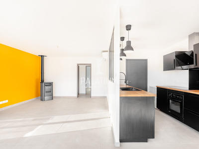Maison - 91 m² - 5 pièces