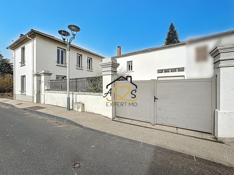 Maison - 176 m² - 9 pièces