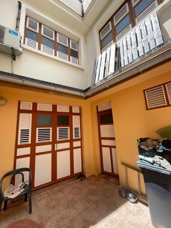 Appartement - 143 m² - 7 pièces