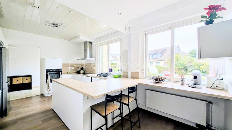 Demeure - 250 m² - 11 pièces