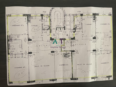 Appartement - 217 m² - 9 pièces