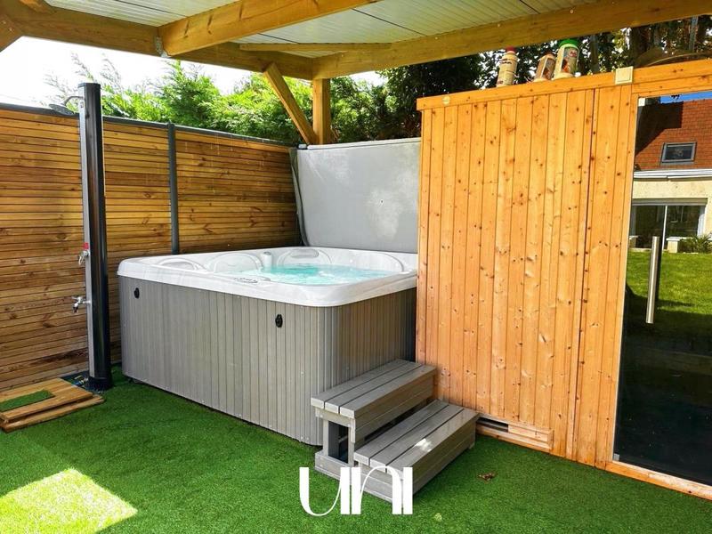 Maison - 180 m² - 6 pièces