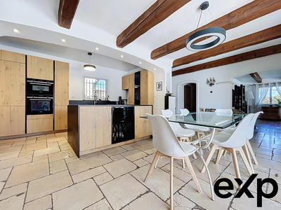 Villa - 240 m² - 7 pièces