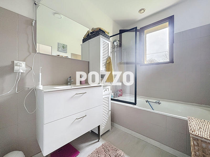 Maison - 101 m² - 6 pièces