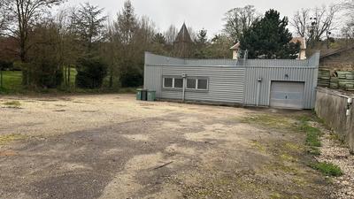 Local d'activités - 500 m² - 15 pièces