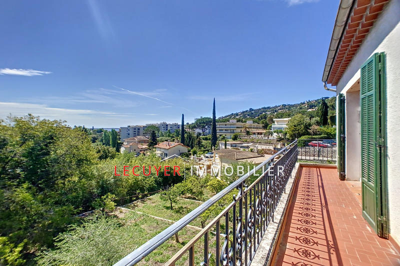 Maison - 208 m² - 5 pièces