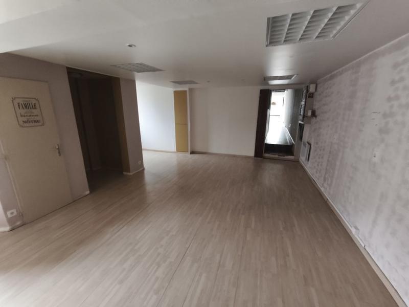 Local commercial - 92 m² - 5 pièces