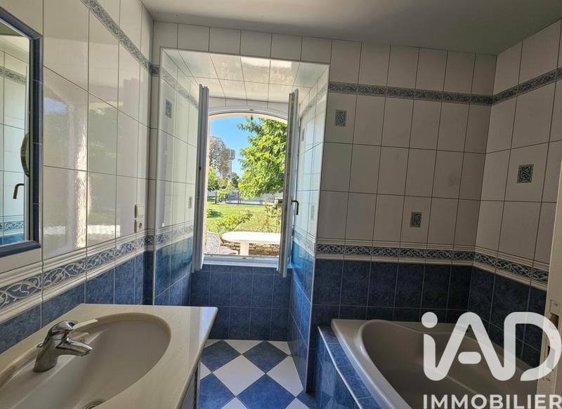 Maison - 277 m² - 6 pièces