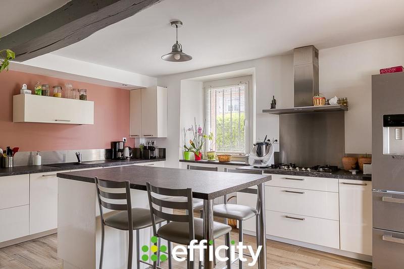 Villa - 244 m² - 6 pièces