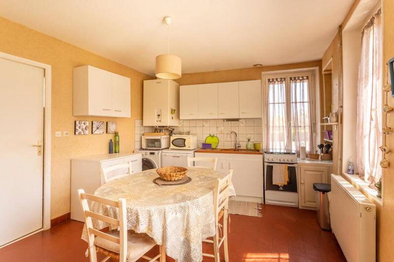 Maison - 90 m² - 5 pièces