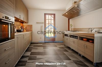 Maison - 220 m² - 8 pièces