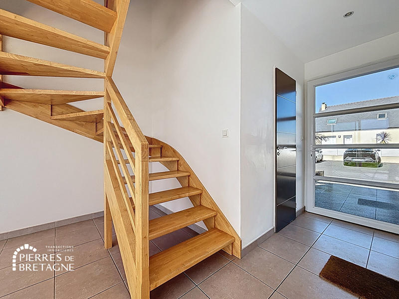 Maison - 90 m² - 5 pièces