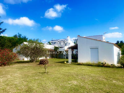 Mas - 320 m² - 10 pièces