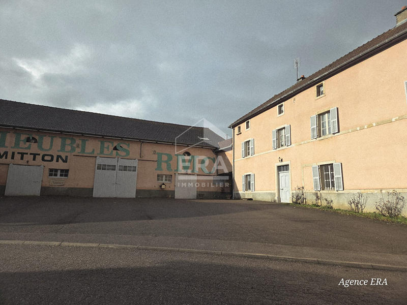 Local commercial - 1 815 m²