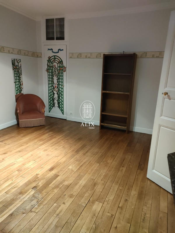 Maison - 180 m² - 7 pièces