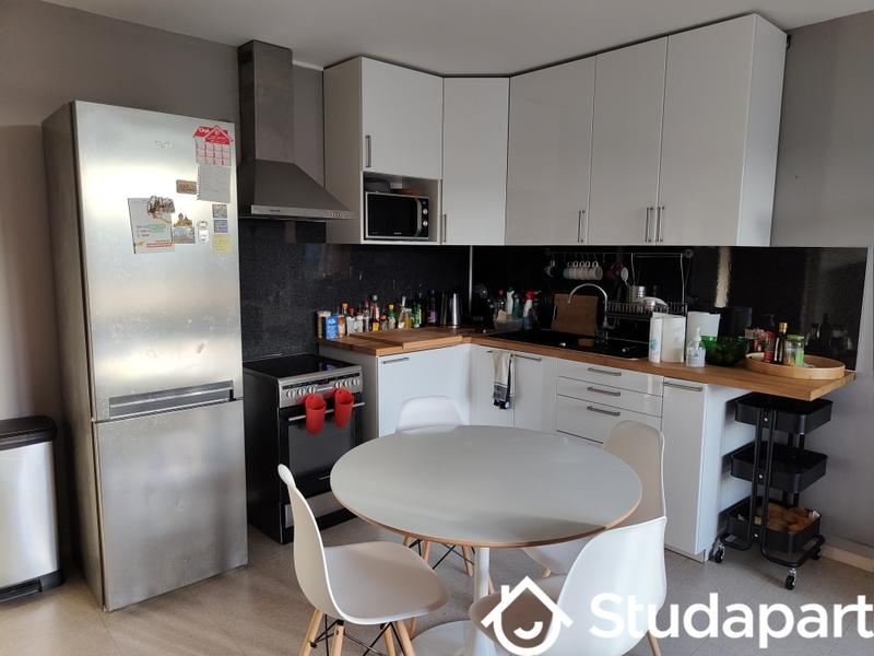 Chambre - 11 m² - 1 pièce