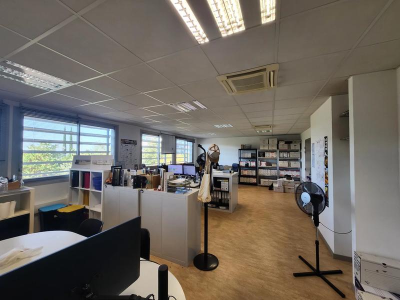 Bureau - 51 m² - 1 pièce