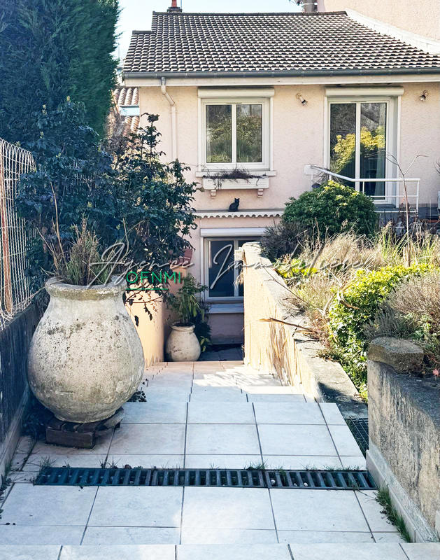 Maison de village - 140 m² - 4 pièces