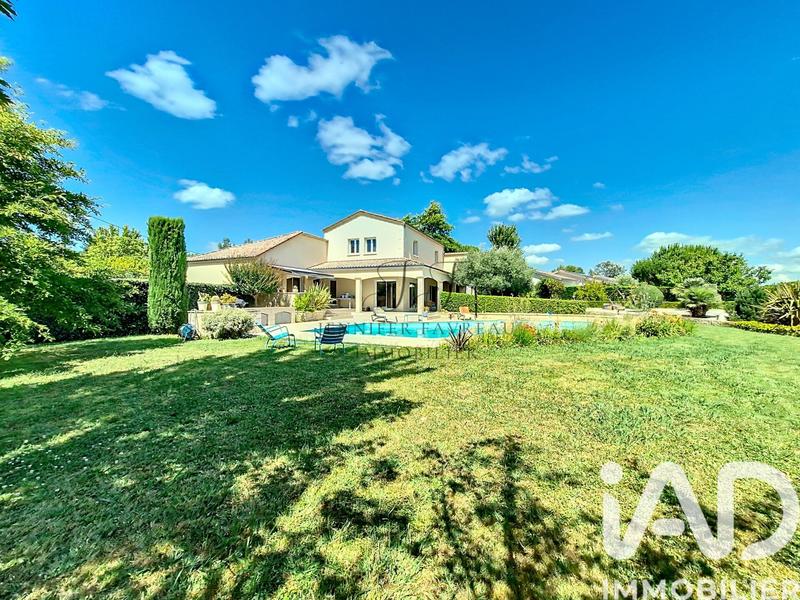 Maison de maîtres - 257 m² - 8 pièces