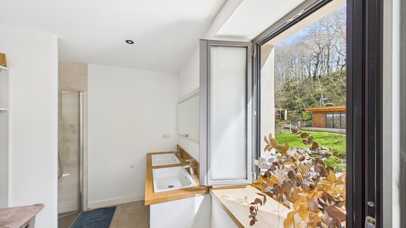 Maison - 350 m² - 9 pièces