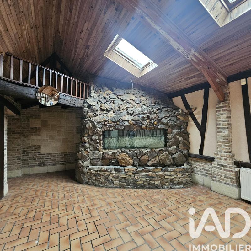 Maison - 330 m² - 9 pièces