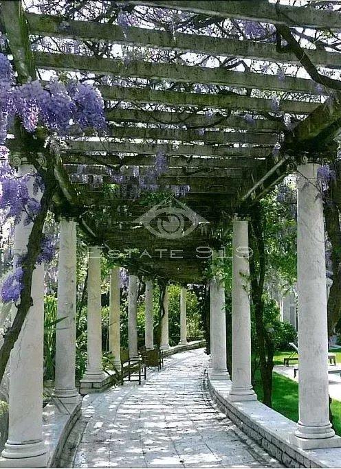 Villa - 729 m² - 9 pièces