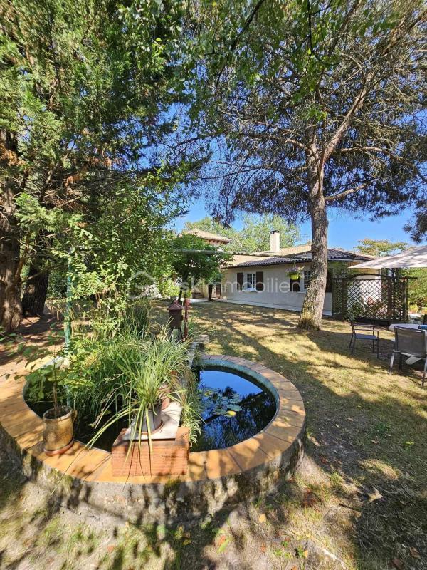 Propriété - 190 m² - 6 pièces