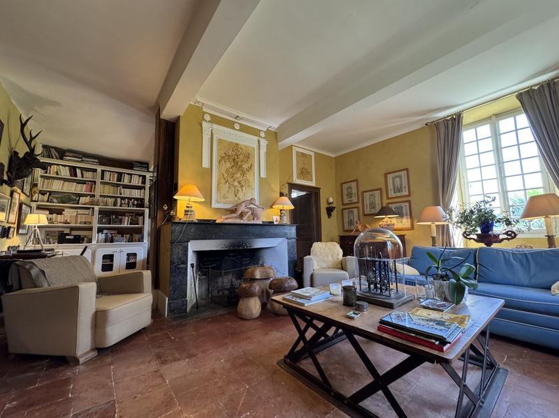 Maison - 398 m² - 12 pièces